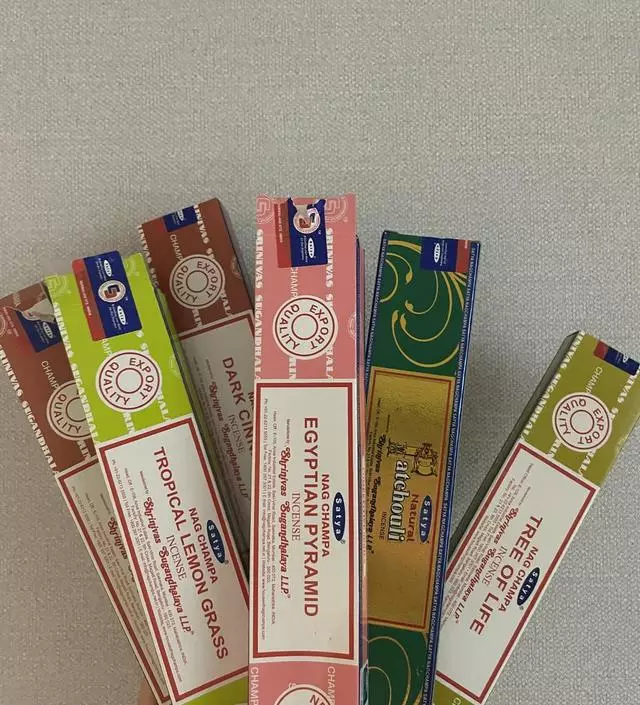 향이 너무좋아서 하루종일켜두고싶은거 참고있어요:)
