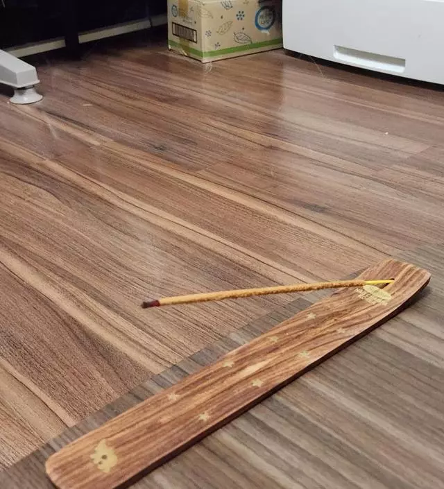 역시 다른 브랜드 인센스 보다 잔향감이 길고 향이 깊네요.. 근본 브랜드는 역시 다릅니