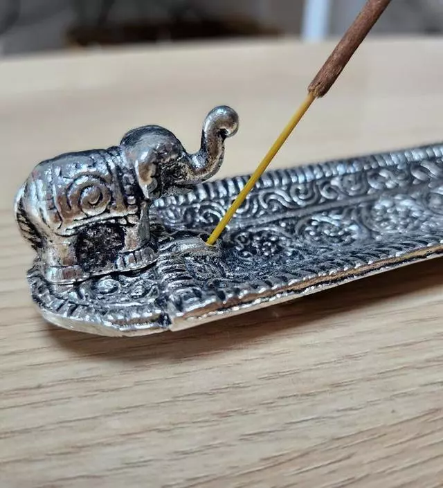 샌달우드 머리가안아프고 마음이 차분해져서 매일 사용하고있어요~ 홀더가 인테리효과도