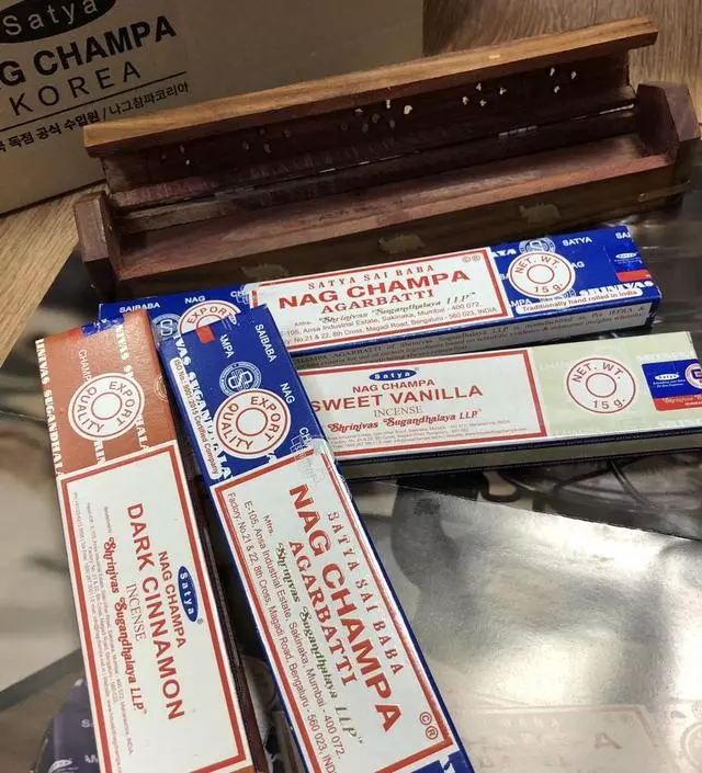 냄새 좋아요..정품이라서 다음에 또 구매할것같아요!
