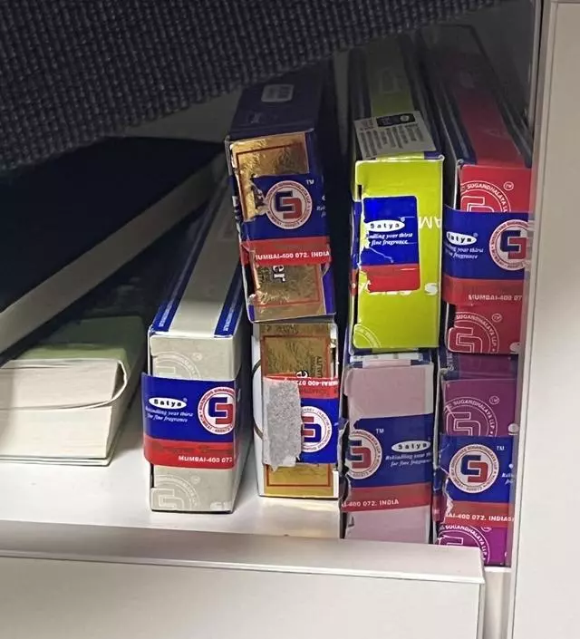 음 제 스타일인거같은데 다른 인센스스틱 향들이 더 제 취향이라 손이 잘 안가요 ㅠㅠ
