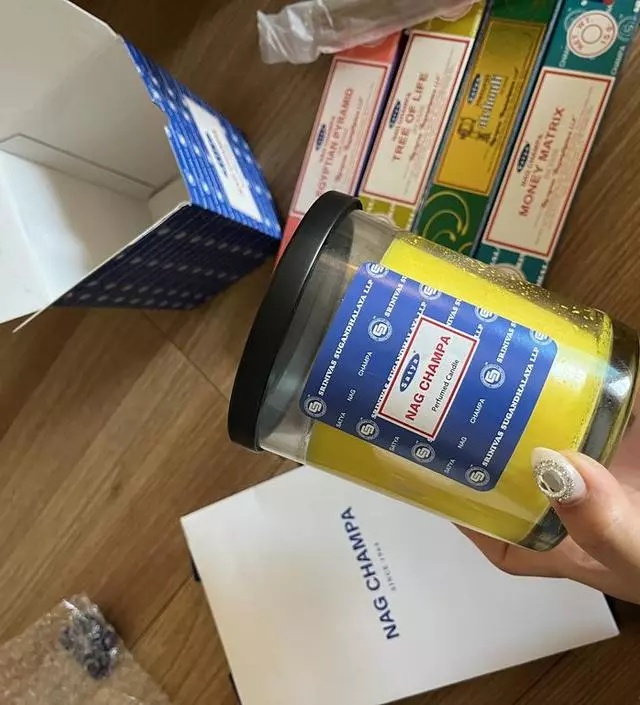 냄새에 민감한 편이라 집에 항상 디퓨저랑 칙칙이를 엄청 구비해 두는 편인데 집에서 음