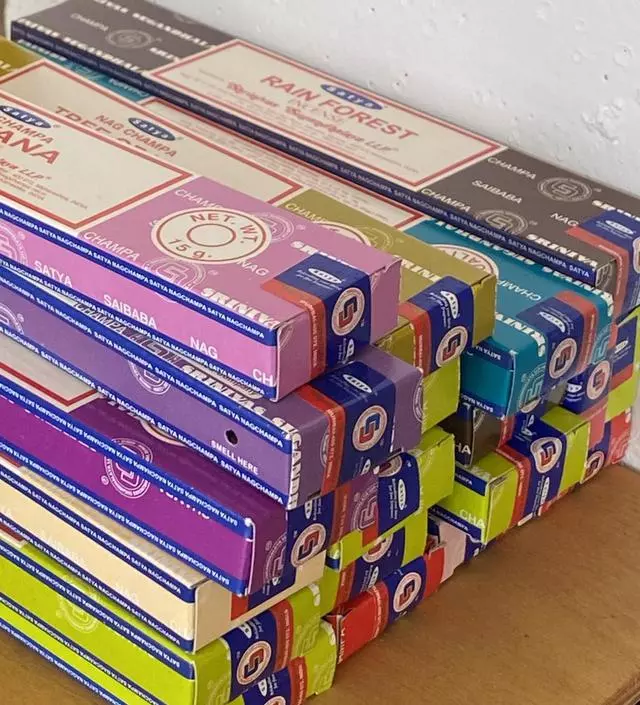 포장 디자인도 너무 예쁘고 인테리어 활용하기에도 너무 좋습니다. 향도 너무 좋고요! 