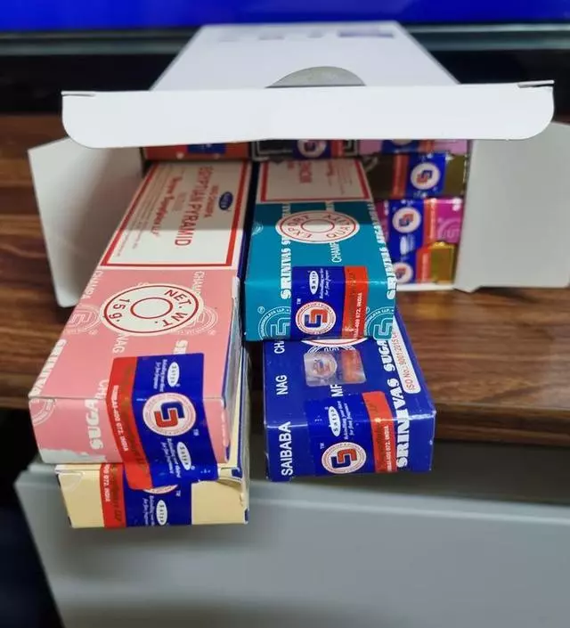 유명한 브랜드인만큼 포장도 깔끔하고 향도 독하지 않고 좋네요
