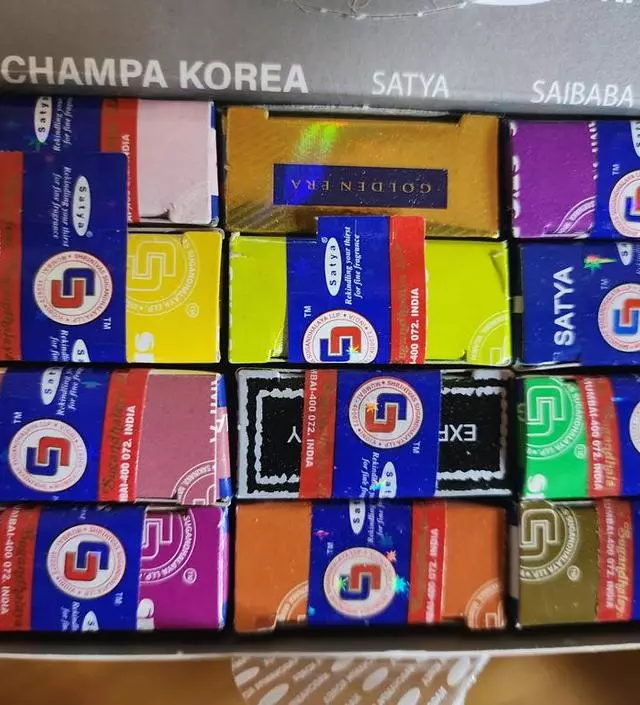 향 피우는것 좋아해서 선물해줬는데 향이 강하지 않고 좋다하네요
