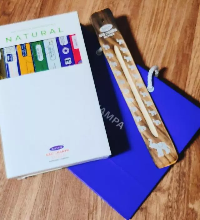 인센스 입문할때부터 만나왔던 나그참파인센스인데.. 요렇게 패키지로 주문해보니 더 특