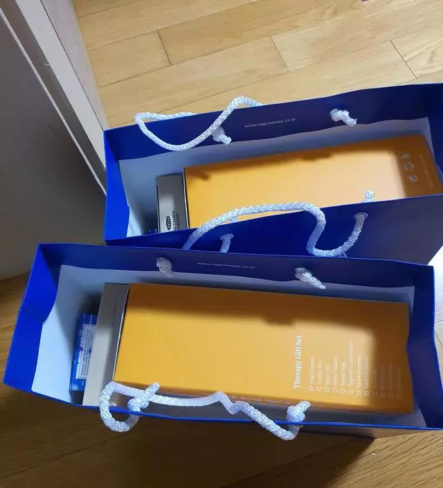 구성이 쇼핑백까지 아주좋네요~
