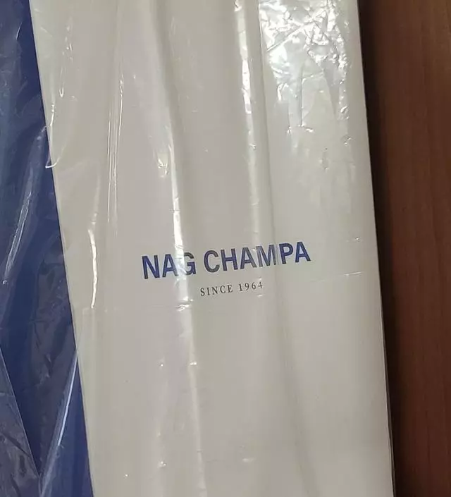 예쁜 쇼핑백에 담아주셔서 선물하기 너무좋았어요 !! 열지 않아도 느껴지는 진한 향 좋