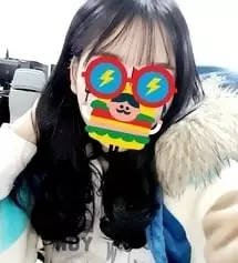 어중간한 머리였는데 너무 상해서 단발로 잘랐더니 또 
