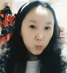 언니가 산거 보고 블랙으로 구매했는데 역쉬 슈프림이 컬이 탱글탱글 한것 같아요.
