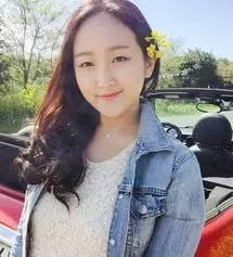제주도 여행갔을때 내내 하고 다녔던 붙임머리에요. 제가 머리손질은 잘못하지만 퀄리티