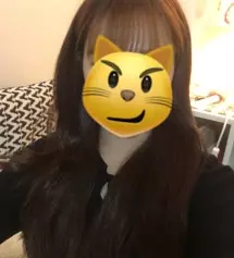 컬도 예쁘고 머리카락 색상과 잘 맞아서 아예 3개 한 번에 주문했어요 ~