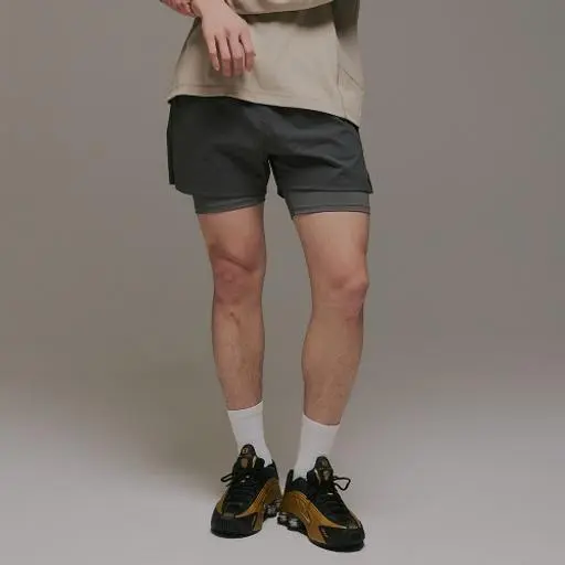 에어 포켓 레이어 런 쇼츠 차콜