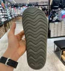 올해 처음으로 출시된 아디다스 슬리퍼 소개해 드릴게요!
