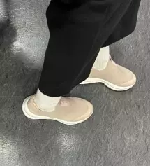 가벼운 무게감과 유연함,통기성을 갖춘 제품으로 오직 슈마커에서만 만나보실 수 있는 