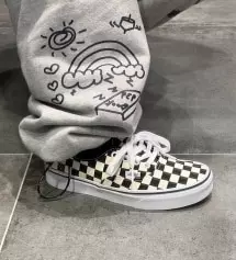 반스 어센틱 제품을 소개해드리겠습니다.
