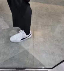 푸마 신발들이 편한이유는 신발 깔창 밑창부분이 소프트 폼으로 신었을시 아주 푹신하고