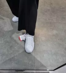 푸마 신발들이 편한이유는 신발 깔창 밑창부분이 소프트 폼으로 신었을시 아주 푹신하고