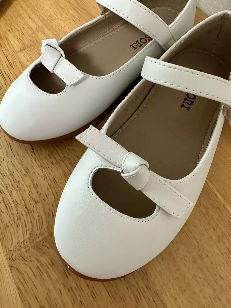 신어보니 더 예뻐요. 상품 가격 모두 만족스러운 신발입니다.