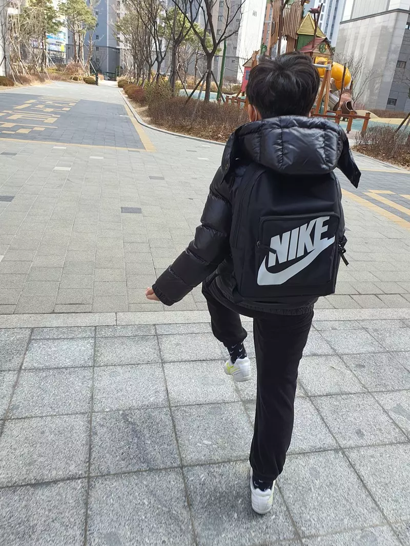 초등학생이 매고다니기딱이예요!
