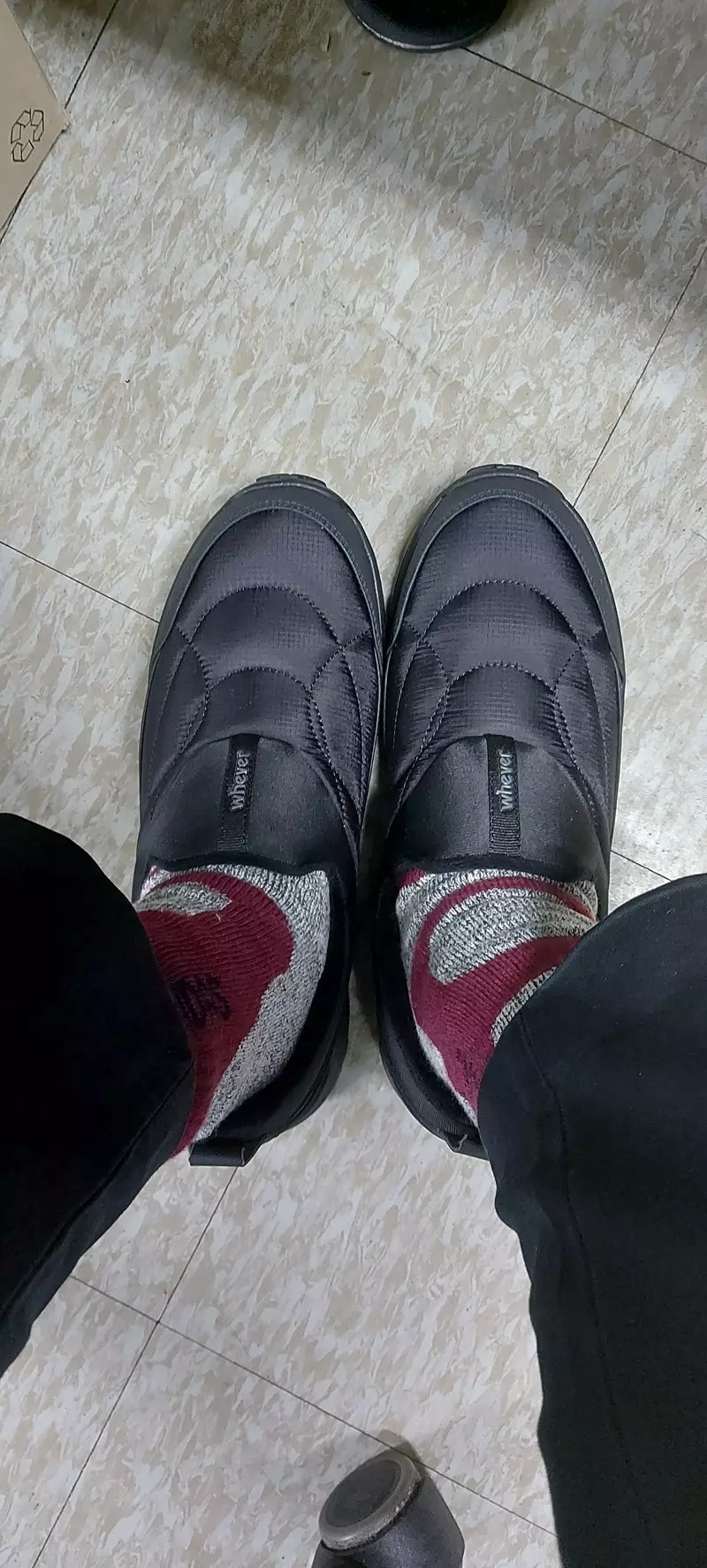 너무 추운날씨에 발이 얼거 같아 주문했는데 
