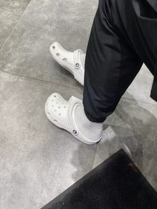 크록스 클래식 클로그 K 제품입니다.

