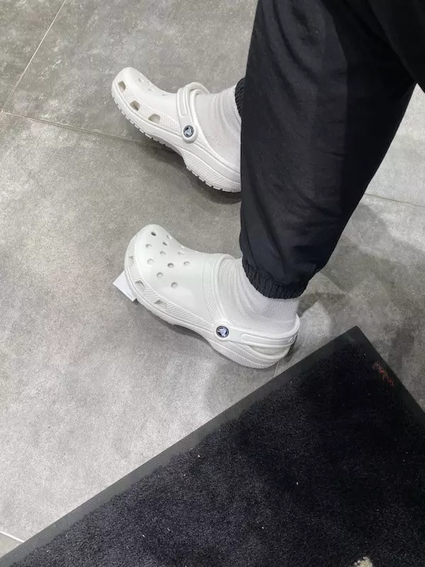 크록스 클래식 클로그 K 제품입니다.
