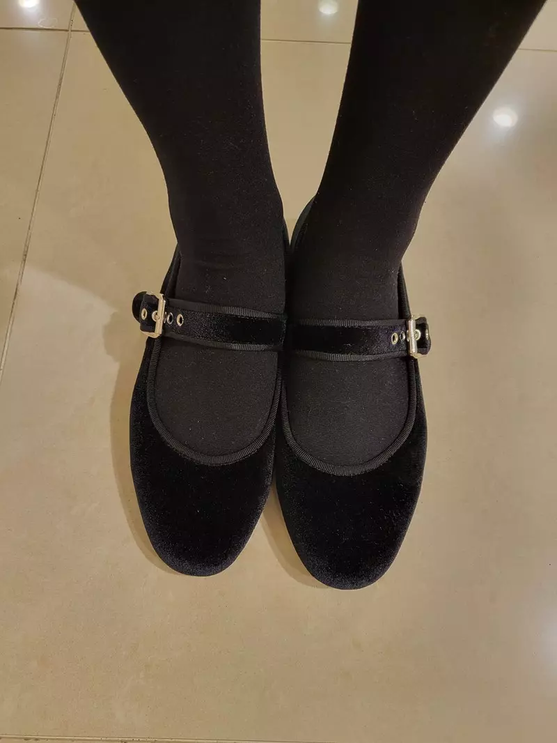 앞코가 진짜 예뻐요^^ 그런데 사이즈가 작아요!
