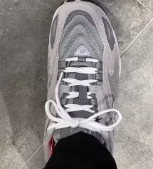 뉴발란스 ML725 제품을 소개해 드리겠습니다:)
