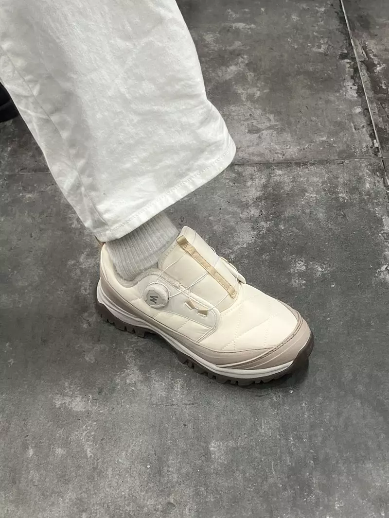 보온성을 극대화한 패딩 슬립온 제품입니다 !

