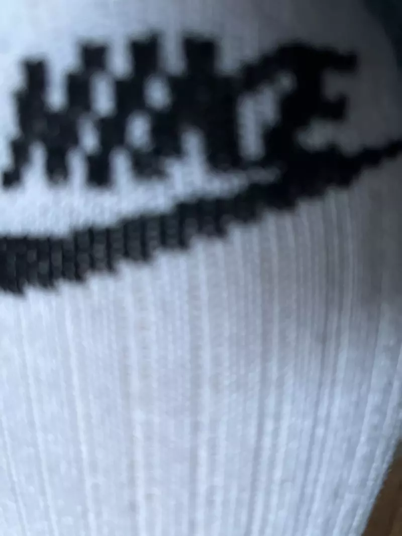 정말 최악이에요. 면일 줄 알았는데 폴리 소재이고 보풀도 정말 자루일어나요. 다른 제