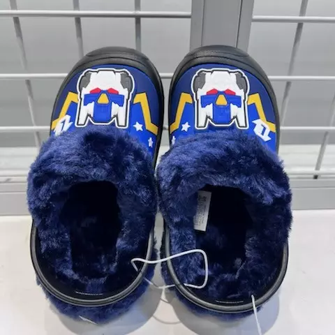 아이들이 좋아하는 케릭터 퍼샌들 입니다.
