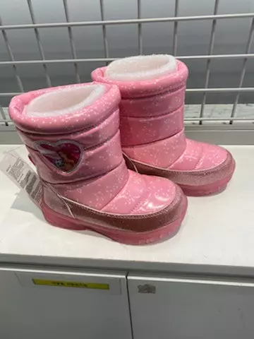 웨버 케릭터 부츠입니다.
