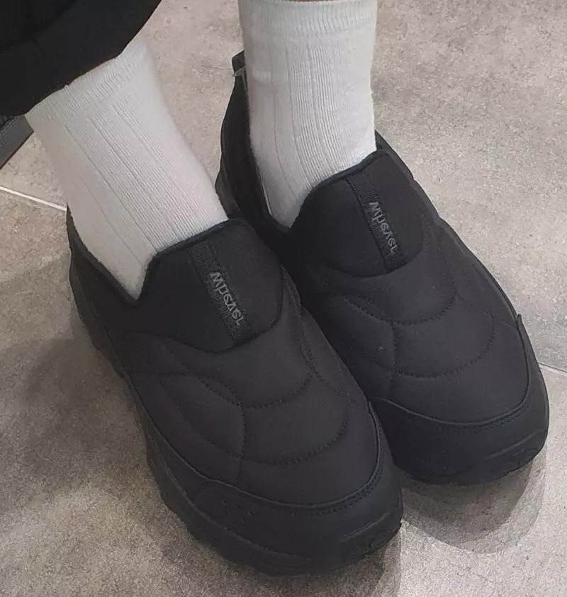 웨버 제품인 블락X 패딩 슬립온 제품을 소개합니당
