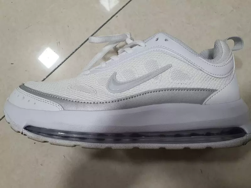 쿠션도 적당하고 발도 생각보다 안커보여서 좋네요~~
