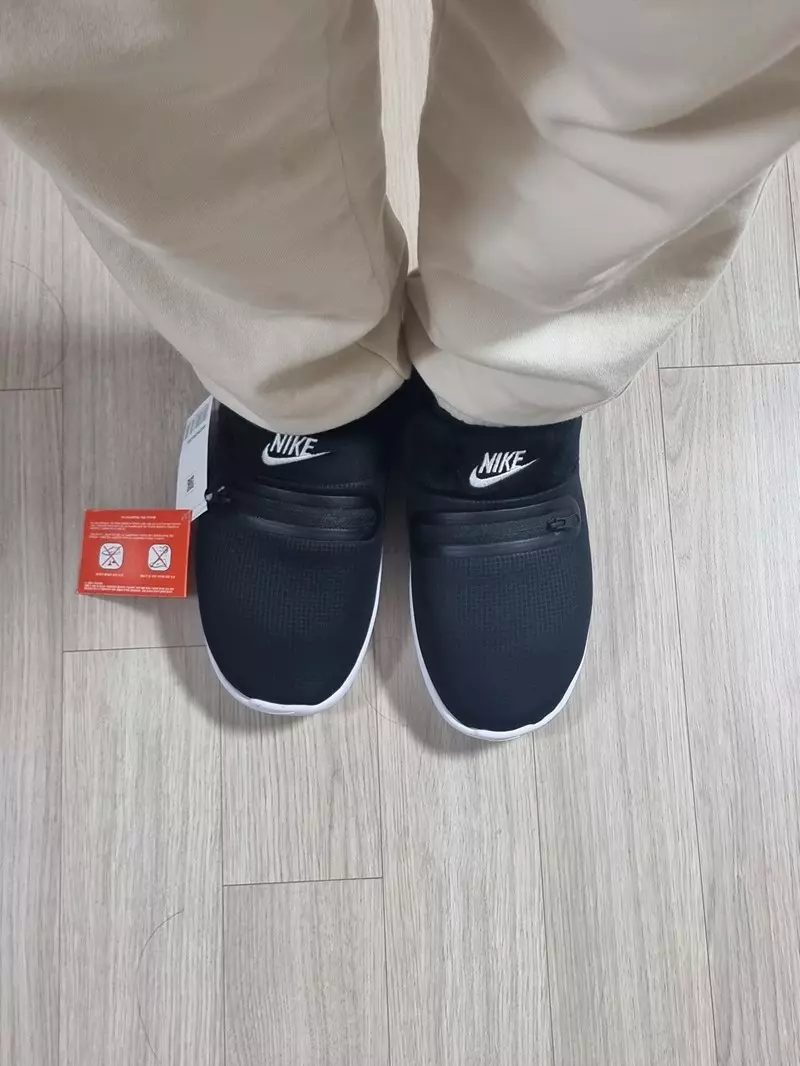 와 진짜 좋네요 푹신한게 집 근처 나갈때 신고 나가기 딱 좋습니다  사이즈는 보통 운동