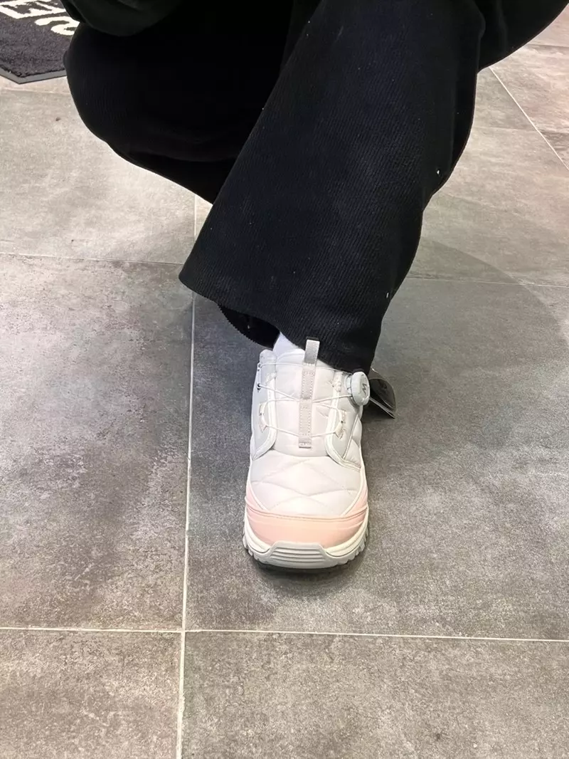 웨버 블락 하이크 겨울 발편한 운동화 제품을 소개해드리겠습니다^^
