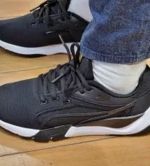 퓨마의 조라 제품은 5단위로 나오는제품이라 정사이즈 구매 혹은 반사이즈정도 크게 구