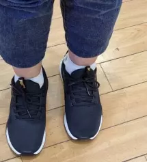 퓨마의 조라 제품은 5단위로 나오는제품이라 정사이즈 구매 혹은 반사이즈정도 크게 구