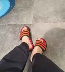 아디다스 듀라모 슬라이드 상품은 아디다스 슬라이 제품중꾸준한 인기를 보여주는 상품