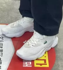 안녕하세요 해당제품은 라코스테의 에이스 샷 제품입니다~ 
