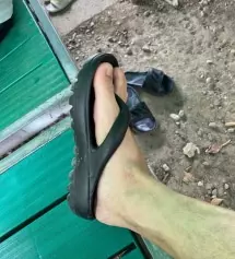 크게 나왔대서 한치수씩 작게 샀는데 여자 230은 큰데 남자 240은 정사이즈 같아요ㅋㅋ