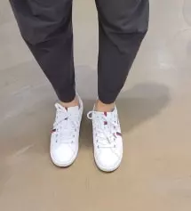 심플해서 20~30대  인기가 좋은 흰색 몽타나 스니커즈입니다
