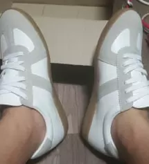 다른 독일군 스니커즈와는 다른 세세한 디테일이 맘에 듭니다