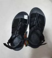 남편이랑 커플로 구매했어요ㅎㅎ 남편 여름샌들이 없어서 샀는데 남편은 다른 색 구매하