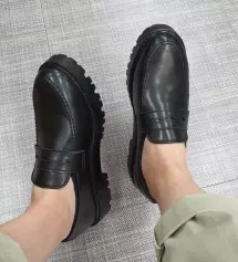 저렴한 가격이라 편하게 샀는데 기대 이상입니다. 전체적인 착화감은 경우에 따라 다르