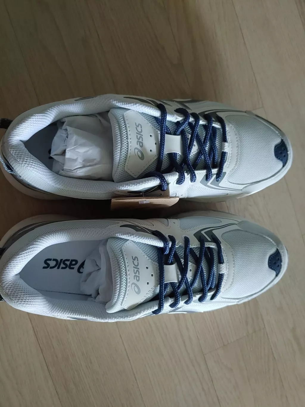 신발 너무 펀하고 이쁘네요  잘 신을게요

