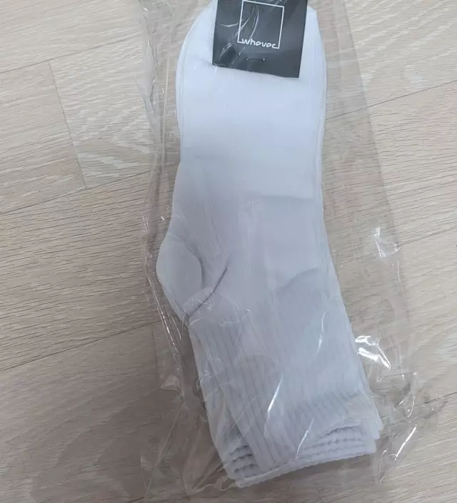 헬스하기위해 스포츠양말이 필요해서 구매했습니다. 정사이즈로 발이 작은 남성분도 적