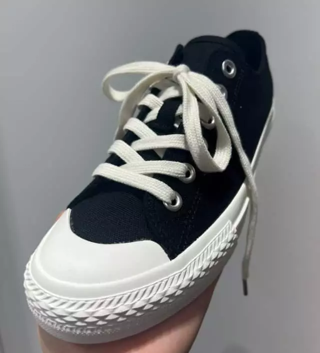 미쯔의 예쓰 발수 코튼 스니커즈 블랙 컬러 소개해 드리겠습니다 !!
