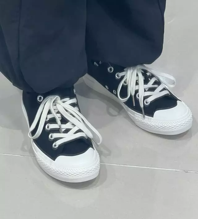 미쯔의 예쓰 발수 코튼 스니커즈 제품을 소개해드리겠습니다!
